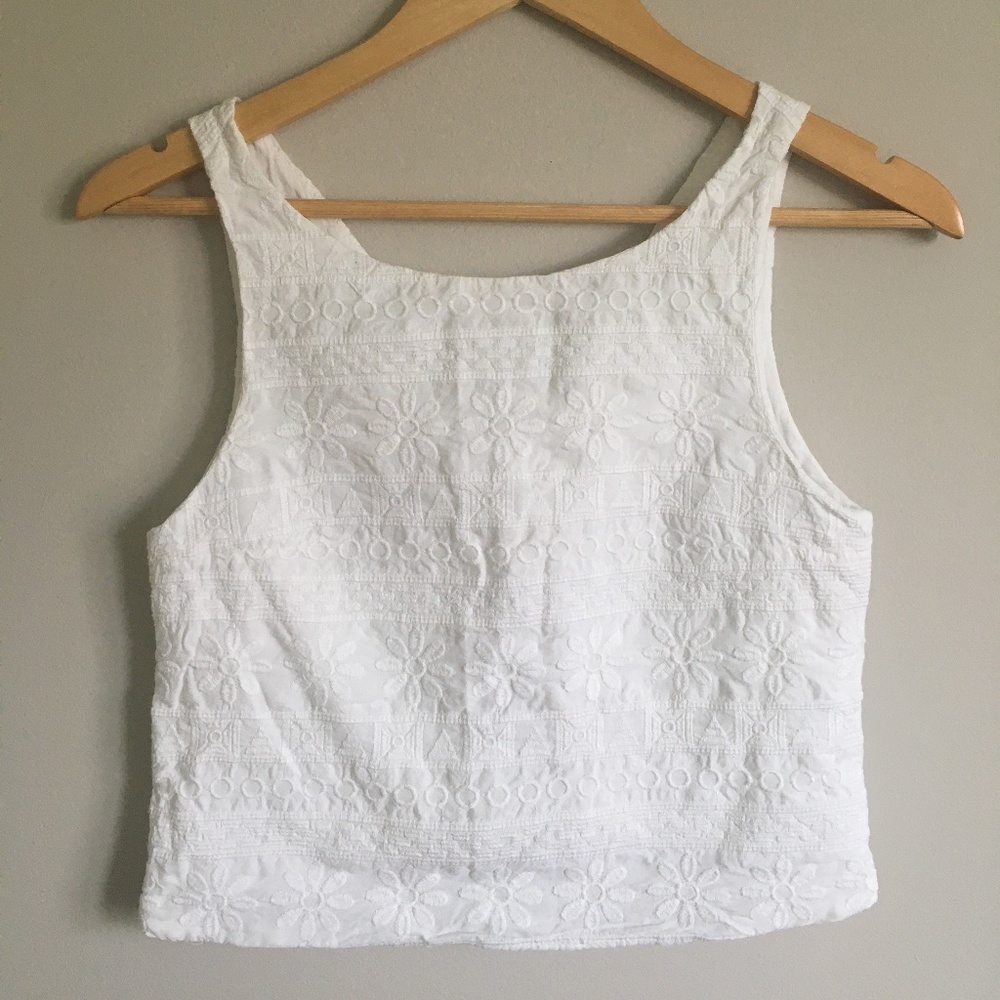 BUNDLE ME✨EMBROIDERED TOP
